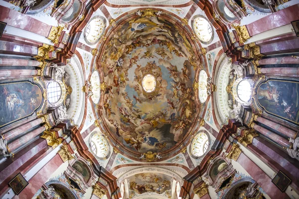 Intérieur de l'église du monastère bénédictin d'Altenburg — Photo