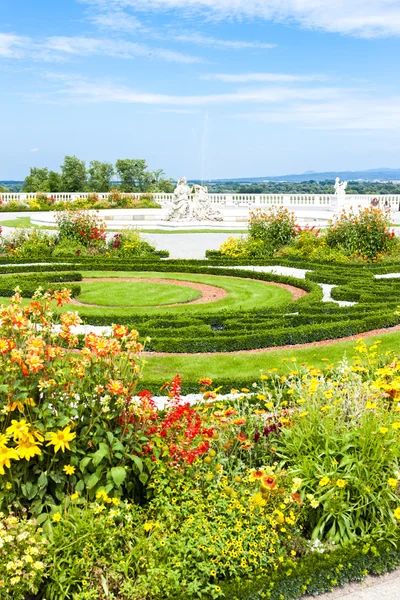 Ogród z Hof Palace, Dolna Austria, Austria — Zdjęcie stockowe