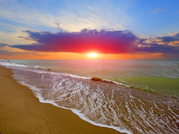 Sonnenuntergang über dem Meer — Stockfoto