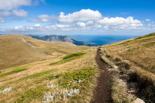 Sentiero di montagna nel Crimea — Foto Stock