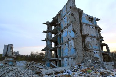Kayıp ev. Ruines'den