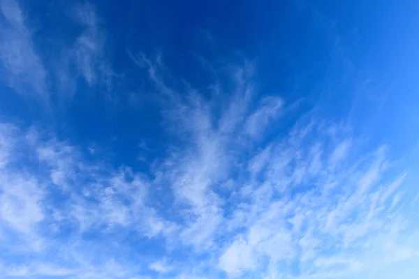 Schöner Himmel mit Wolken — Stockfoto