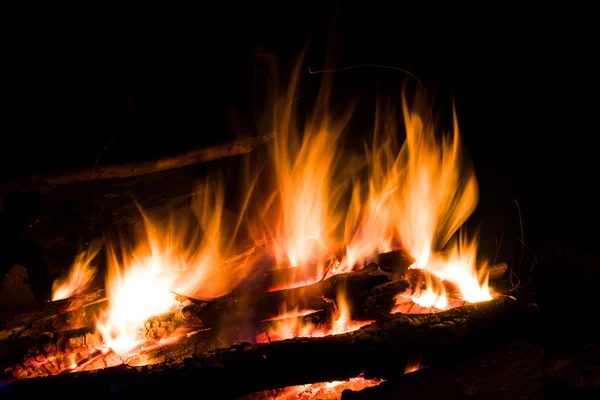 Flame of hot fire in dark — Stock Photo, Image