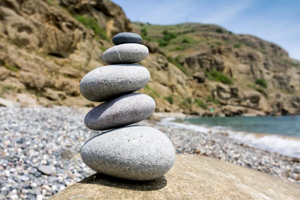 Ισορροπημένο με χαλίκι πέτρες — Φωτογραφία Αρχείου