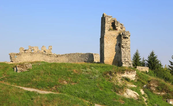 Ukrayna Nın Kremenets Kasabasında Dağın Tepesindeki Eski Taş Kalenin Yıkıntısı — Stok fotoğraf