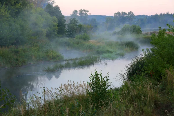 Paesaggio Mattutino Con Nebbia Sul Piccolo Fiume Prendilo Ucraina Vorskla — Foto Stock