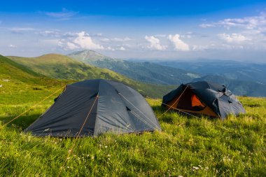 dağlarda turistik kampı