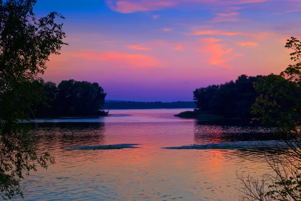 's avonds scène op dnipro rivier — Stockfoto