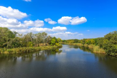 güzel bir gün nehir üzerinde
