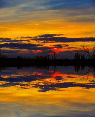 akşam sahne su üzerinde 