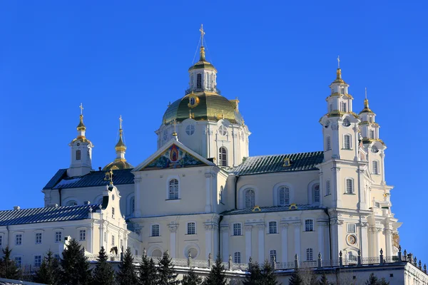 Почаевская лавра в прекрасный день — стоковое фото