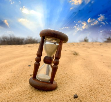  Çölde kum üzerinde Hourgass