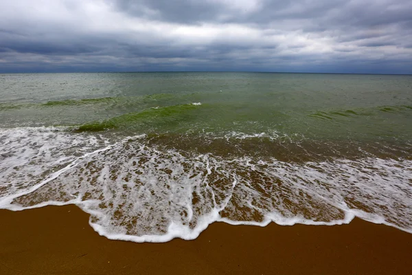 Havskust vid storm tid — Stockfoto