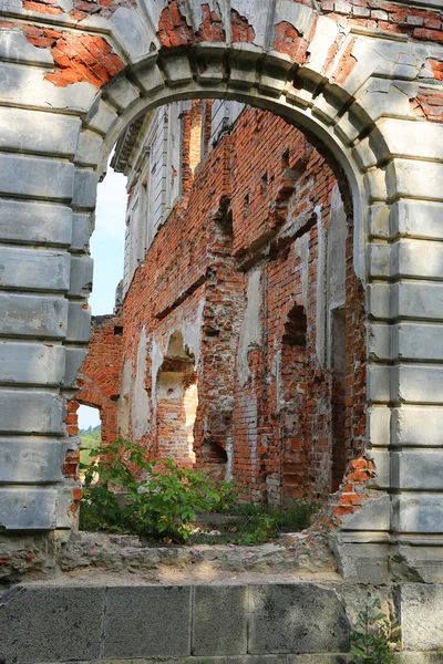 Ruínas do antigo castelo — Fotografia de Stock