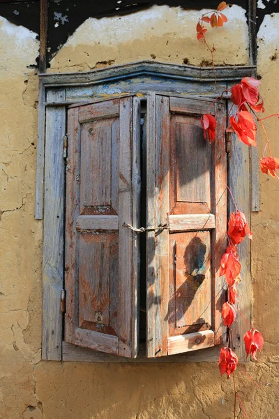 Ventana vieja —  Fotos de Stock