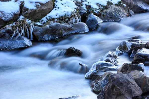 Winter mountain brook — Stock Photo, Image