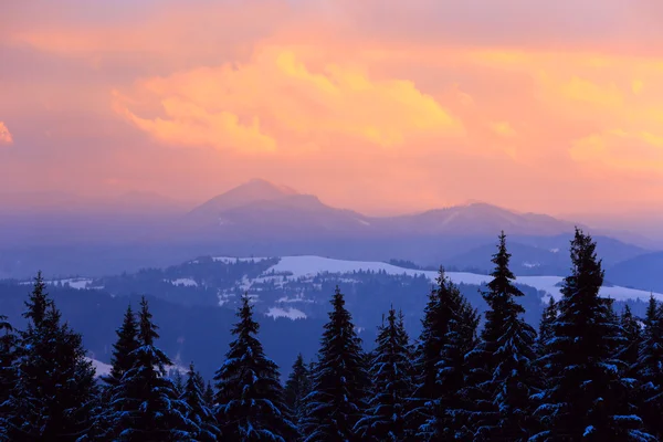 Bel tramonto sui monti Tatra — Foto Stock