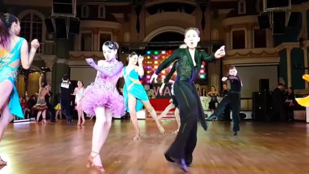 Competencia de baile en cámara lenta — Vídeo de stock