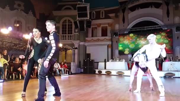 Competencia de baile en cámara lenta — Vídeo de stock