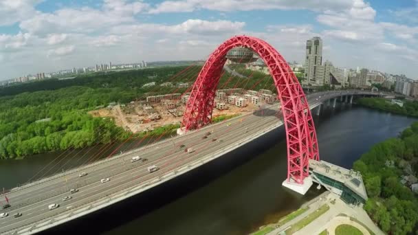 Zhivopisny puente colgante paisaje aéreo en Moscú, Rusia — Vídeos de Stock