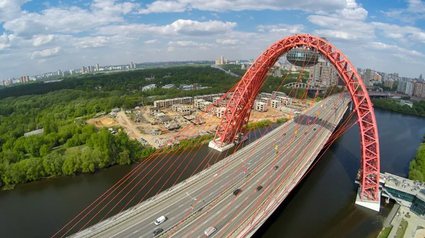 Zhivopisny κρεμαστή γέφυρα εναέρια τοπίο — Φωτογραφία Αρχείου