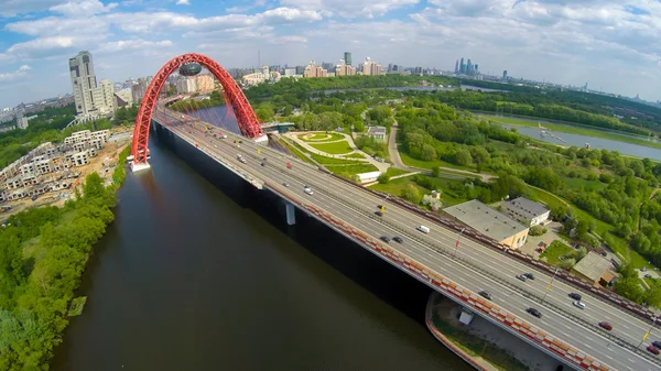 Zhivopisny puente colgante paisaje aéreo —  Fotos de Stock