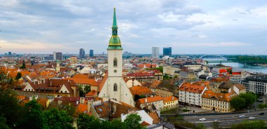 Bratislava, Slovakya gündüz manzara