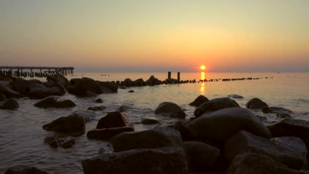 Sunset on Baltic sea coast — Stock Video