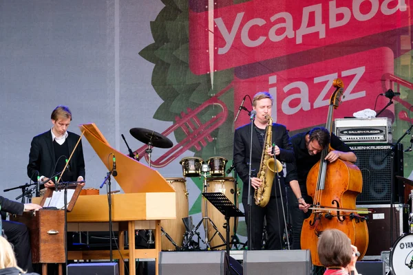 Международный фестиваль джаза "Усадьба" — стоковое фото
