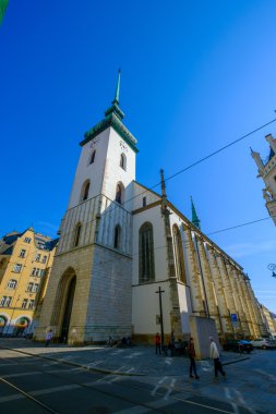 İnsanlar Özgürlük Meydanı eski şehir ziyaret