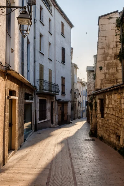Eski şehir merkezinde dar sokak — Stok fotoğraf