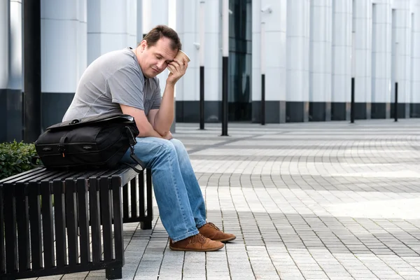 Trauriges Männerporträt mittleren Alters — Stockfoto