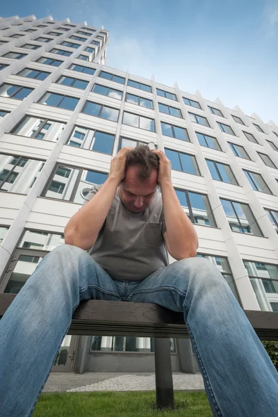 Trauriges Männerporträt mittleren Alters — Stockfoto