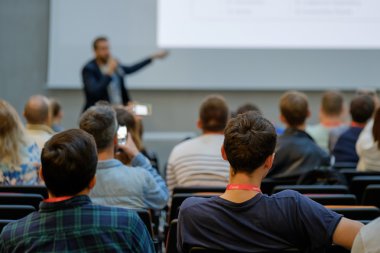 Sözcü İş Toplantısında Konuşma Yapıyor.
