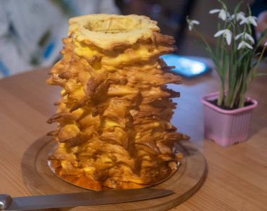 Geleneksel sakotis keki.