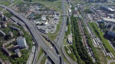 Modern şehirde çok seviyeli kavşak