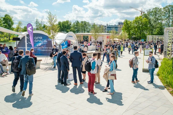 Szabadtéri technológiai kiállítás a parkban — Stock Fotó