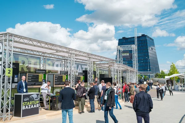 Exposición de tecnología al aire libre en parque — Foto de Stock