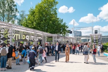 Park 'ta açık hava teknolojisi sergisi