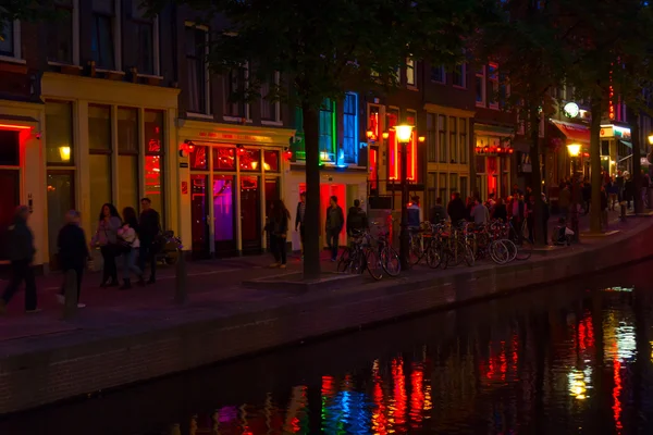 Amsterdam'da Kırmızı Fener Sokağı — Stok fotoğraf