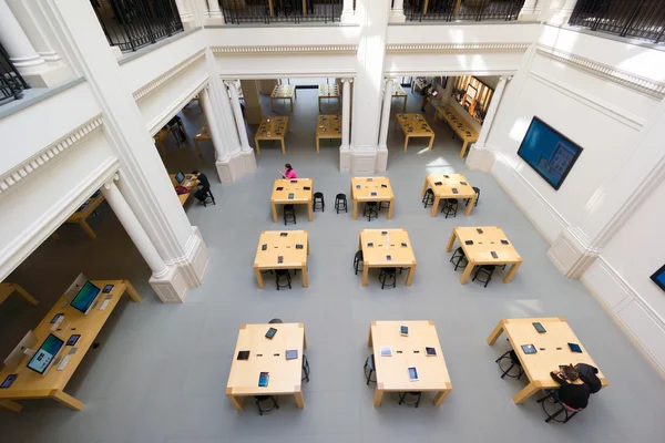 Amsterdam apple winkel interieur — Stockfoto