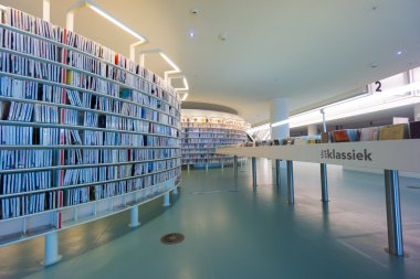 Amsterdam Halk Kütüphanesi
