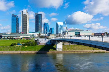 yeni modern gökdelenler Vilnius