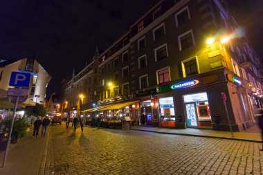 Riga, gece