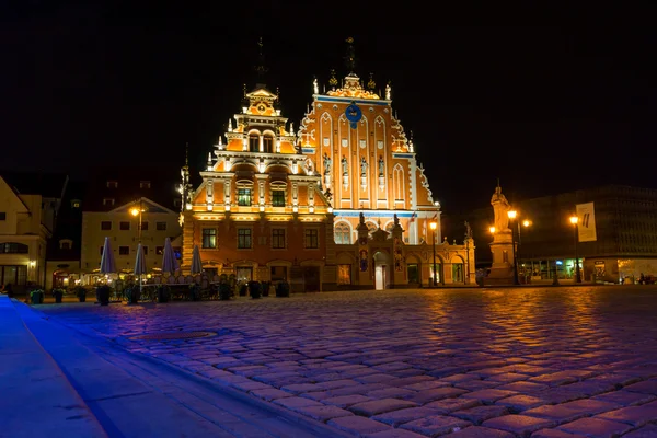 House of the Blackheads at night in Riga, Latvia — Stock Photo, Image