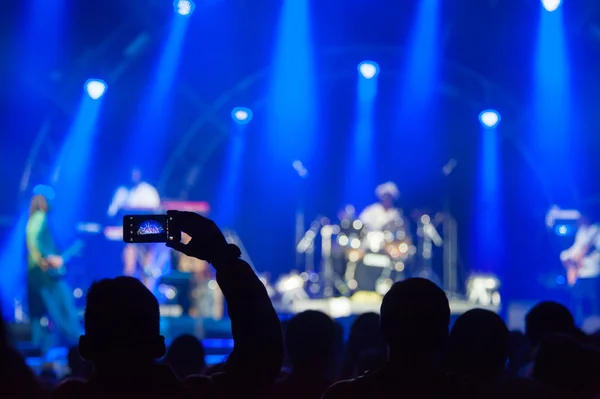 Fan photographs show — Stock Photo, Image