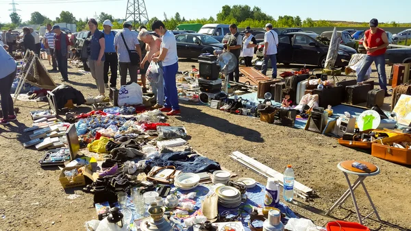 Flohmarkt "levsha" auf novopodrezkovo — Stockfoto