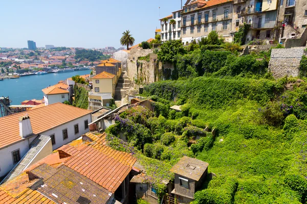 Porto, Portugal gamla stan skyline — Stockfoto