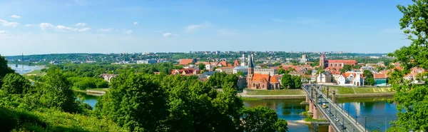 De oude stad Kaunas dagtijd landschap — Stockfoto