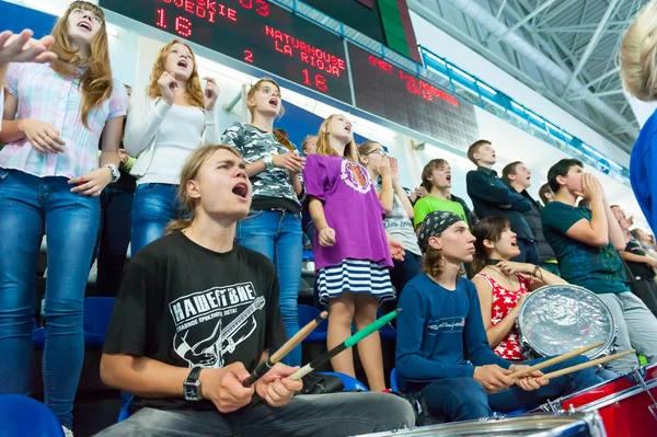 Fans cheering — Stock Photo, Image